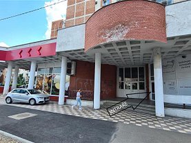 Închiriere spaţiu comercial