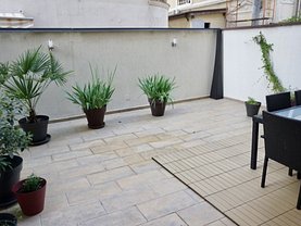 Apartament de vânzare 4 camere, în Bucureşti, zona Herăstrău