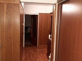 Apartament de vânzare 4 camere, în Pitesti, zona Exercitiu