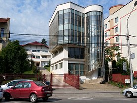 Vânzare spaţiu comercial