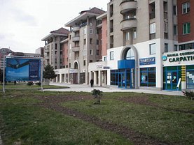 Vânzare spaţiu comercial