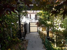 Casa de vânzare sau de închiriat 7 camere, în Bucureşti, zona Pipera