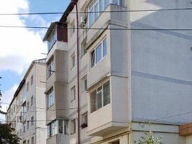 Apartament de vânzare 3 camere în Botosani, Central