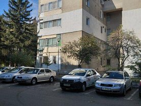 Apartament de vânzare 3 camere în Ramnicu Valcea, Traian