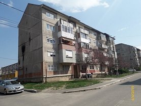 Apartament de vânzare 3 camere în Bocsa, Est