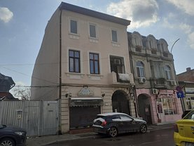 Apartament de vânzare 5 camere în Bucuresti, Dacia