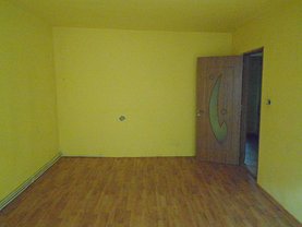 Apartament de vânzare 3 camere, în Călăraşi, zona Nord