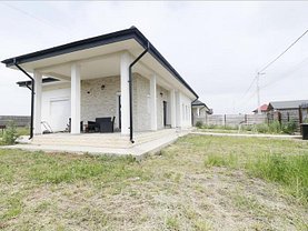 Casa de vânzare 3 camere, în Valea Ursului, zona Central