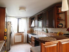 Casa de vânzare 5 camere, în Iasi, zona Central