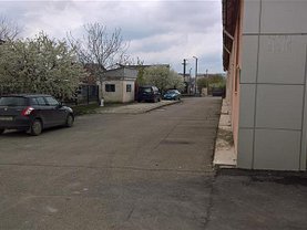 Închiriere spaţiu comercial