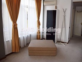 Apartament de vânzare 3 camere în Bucuresti, Primaverii