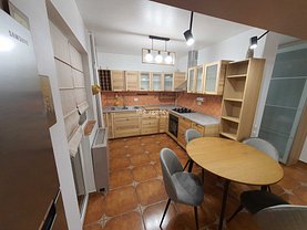 Apartament de închiriat 4 camere, în Bucureşti, zona Ştefan cel Mare