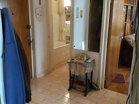 Apartament de vânzare 3 camere, în Bucuresti, zona Titan