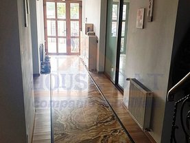 Casa de vânzare 8 camere, în Bucureşti, zona Colentina