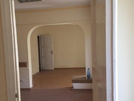 Apartament de vânzare 5 camere, în Bucureşti, zona Universitate