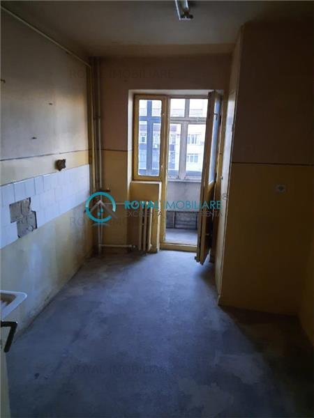 Royal Imobiliare - Vanzari 3 camere zona B-dul Bucuresti - imaginea 3