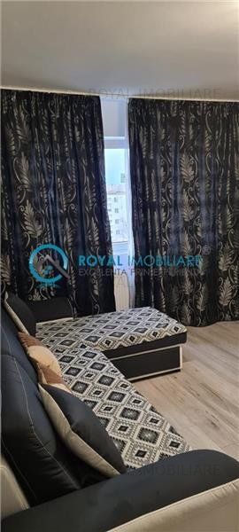 Royal Imobiliare  - Vanzare Apartament zona Malu Rosu - imaginea 0 + 1