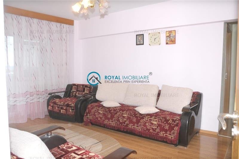 Royal Imobiliare - Vanzare Apartament zona B-dul Republicii - imaginea 2