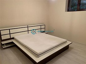 Casa de închiriat 3 camere, în Ploiesti, zona Central