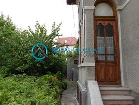Casa de vânzare 8 camere, în Ploiesti, zona Central