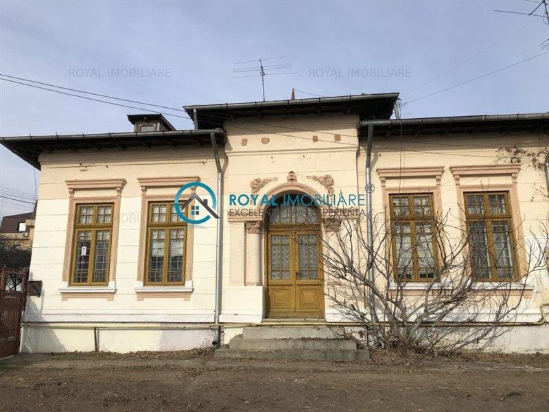 Royal Imobiliare- Vanzare Casa Zona Centrala