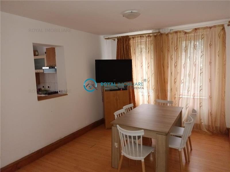 Royal Imobiliare - Vanzare Vila zona Bucov cartier Mica Roma