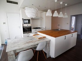 Apartament de vânzare 3 camere, în Bucureşti, zona Băneasa