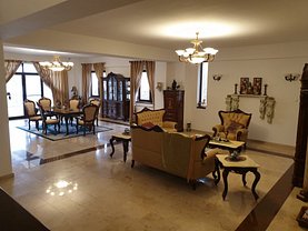Casa de vânzare 15 camere, în Snagov