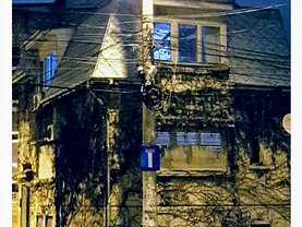 Casa de vânzare sau de închiriat 4 camere, în Bucureşti, zona Moşilor