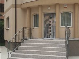 Casa de vânzare 9 camere, în Eforie Nord, zona Central