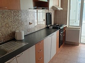 Apartament de închiriat 4 camere, în Galaţi, zona Central
