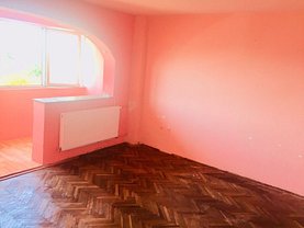 Apartament de vânzare 3 camere, în Galati, zona Central