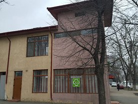 Vânzare spaţiu comercial
