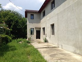 Casa de vânzare 8 camere, în Scorteni