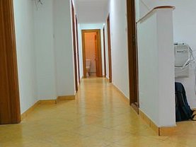 Apartament de vânzare 3 camere, în Bucuresti, zona Decebal