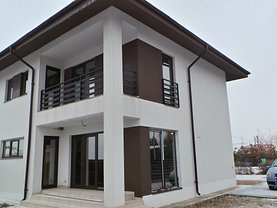 Casa de închiriat 4 camere, în Balotesti