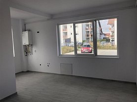 Închiriere spaţiu comercial