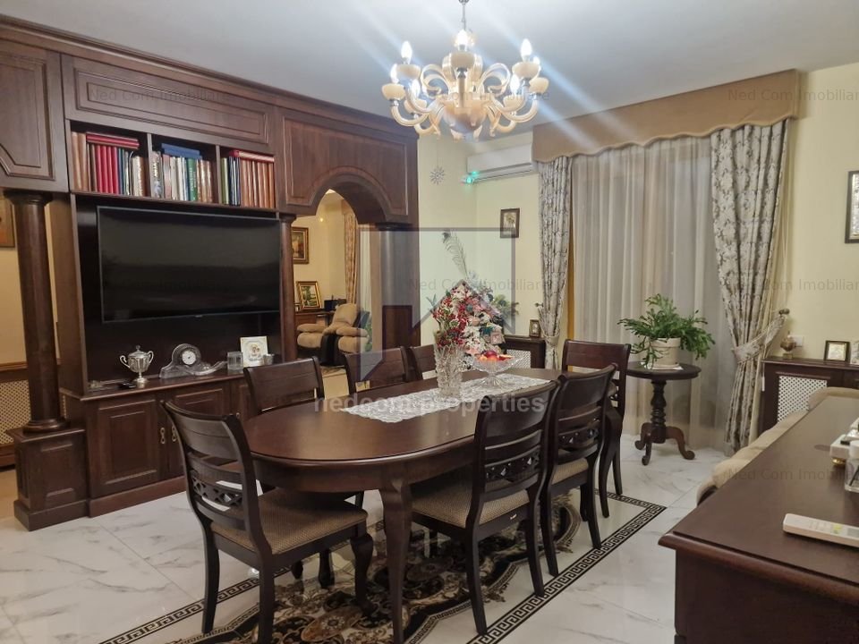 Vanzare Apartament lux de 3 camere in zona Jiului