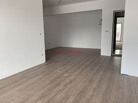 Apartament de vânzare 3 camere în Bistrita, Sud-Vest
