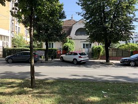 Casa 4 camere în Bistrita, Central