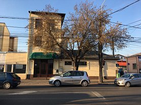 Casa de închiriat 8 camere, în Ploiesti, zona Ultracentral