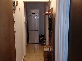 Apartament de vânzare 3 camere, în Bucureşti, zona Drumul Taberei