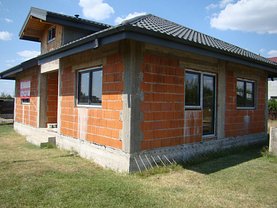 Casa de vânzare 3 camere, în Cornetu