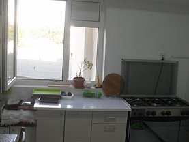 Apartament de vânzare 5 camere, în Bucuresti, zona Berceni