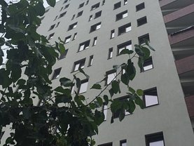 Vânzare spaţiu comercial