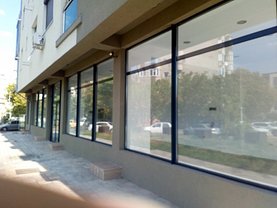Închiriere spaţiu comercial