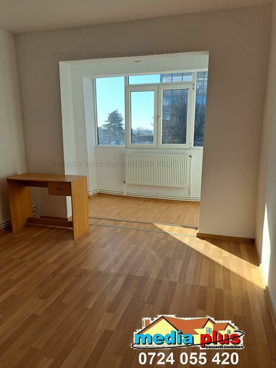 Vânzare apartament 4 camere – Zona Port