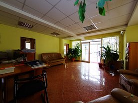 Casa de închiriat 10 camere, în Galati, zona Ultracentral