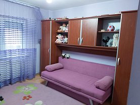 Apartament de vânzare 3 camere, în Craiova, zona Calea Severinului