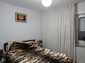 Apartament de vânzare 3 camere, în Craiova, zona Lapus